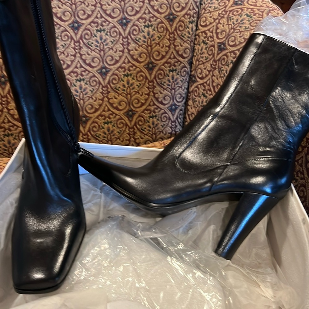 Nine West Caitrino Leather Bootie